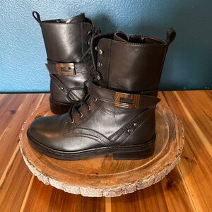Karl Lagerfeld Women’s Elodie Lace Up Combat Boot Black size 7 / 37.5